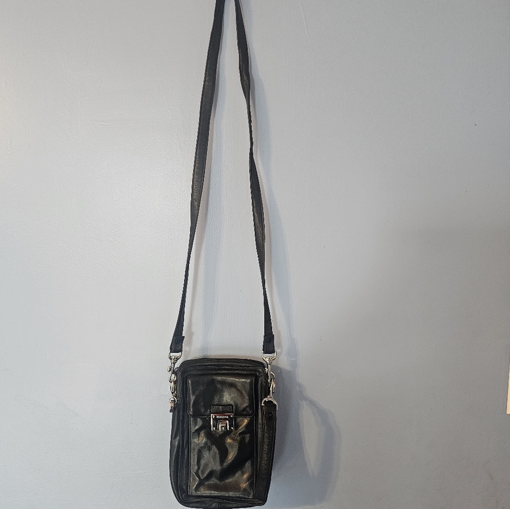 LEATHER! PERLINA - ORGANIZATIONAL CROSSBODY BAG LIKE NEW!